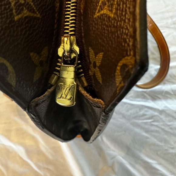 Louis Vuitton Babylone Monogram Canvas Tote - Picture 8 of 11